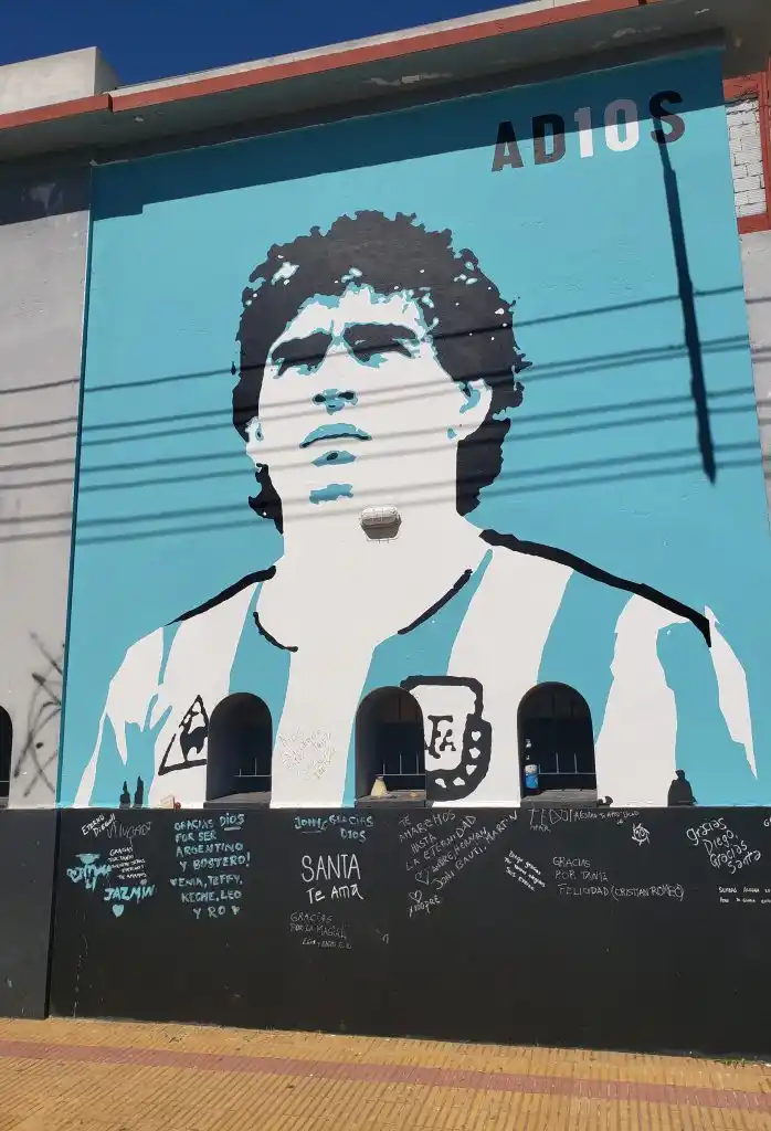 El bloque Integrar busca poner en valor el  mural del estadio en homenaje a Maradona