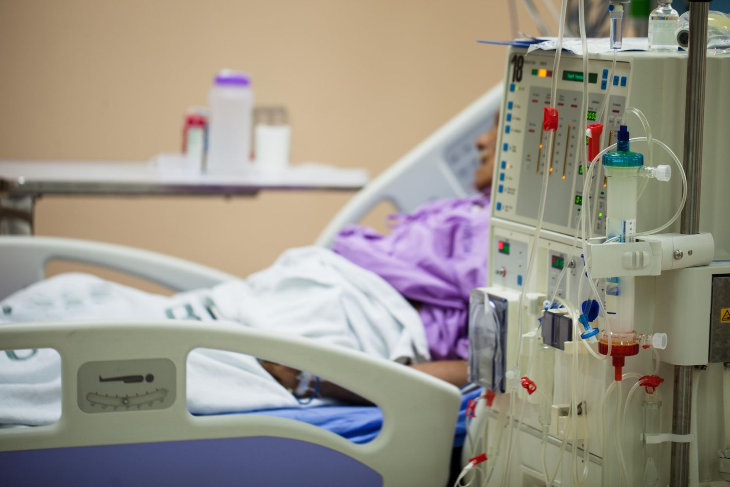 Están en riesgo los tratamientos de diálisis de 2000 pacientes