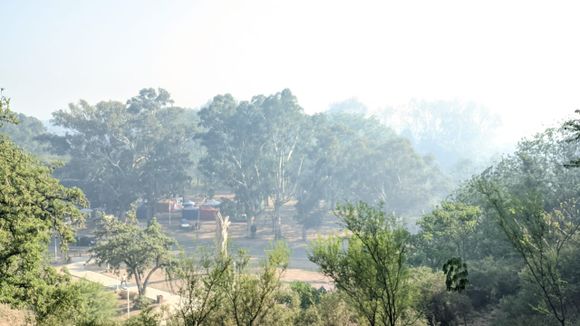 Ecocidio: otra vez el humo de la quema de islas sobre la ciudad