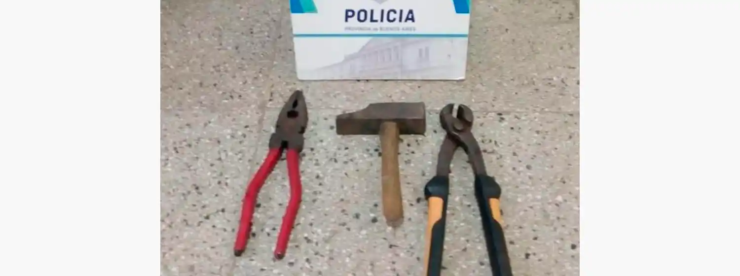 Intentó robar un medidor de agua en bicicleta: fue detenido