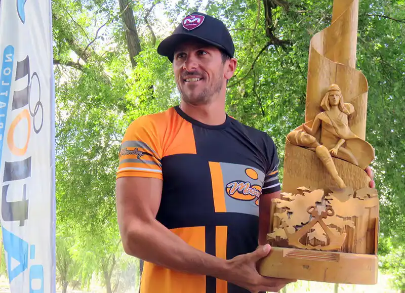 El experimentado Carletto se impuso en el triatlón short