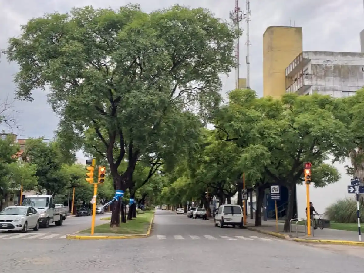 ¡A salir con el paraguas!