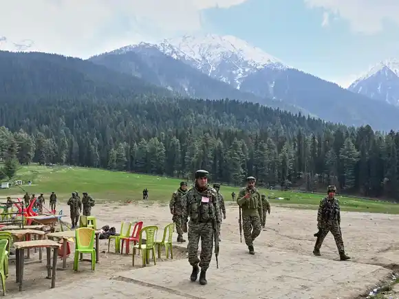 India bombardeó con misiles “sitios terroristas” en Pakistán