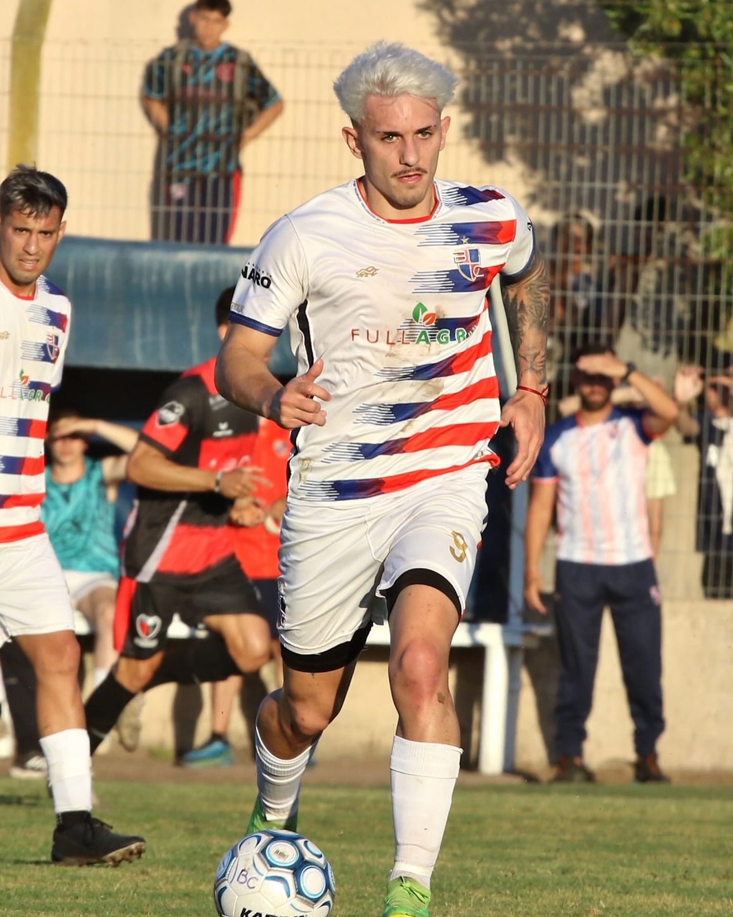 Cuatro goles de Beltrán para alegría de Bragado