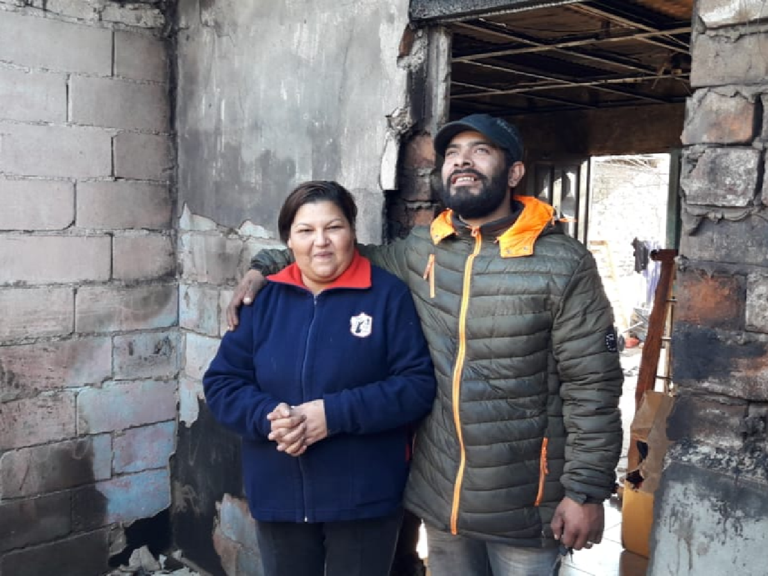 La solidaridad sorprendió a la familia que se le prendió fuego la casa en barrio Parque