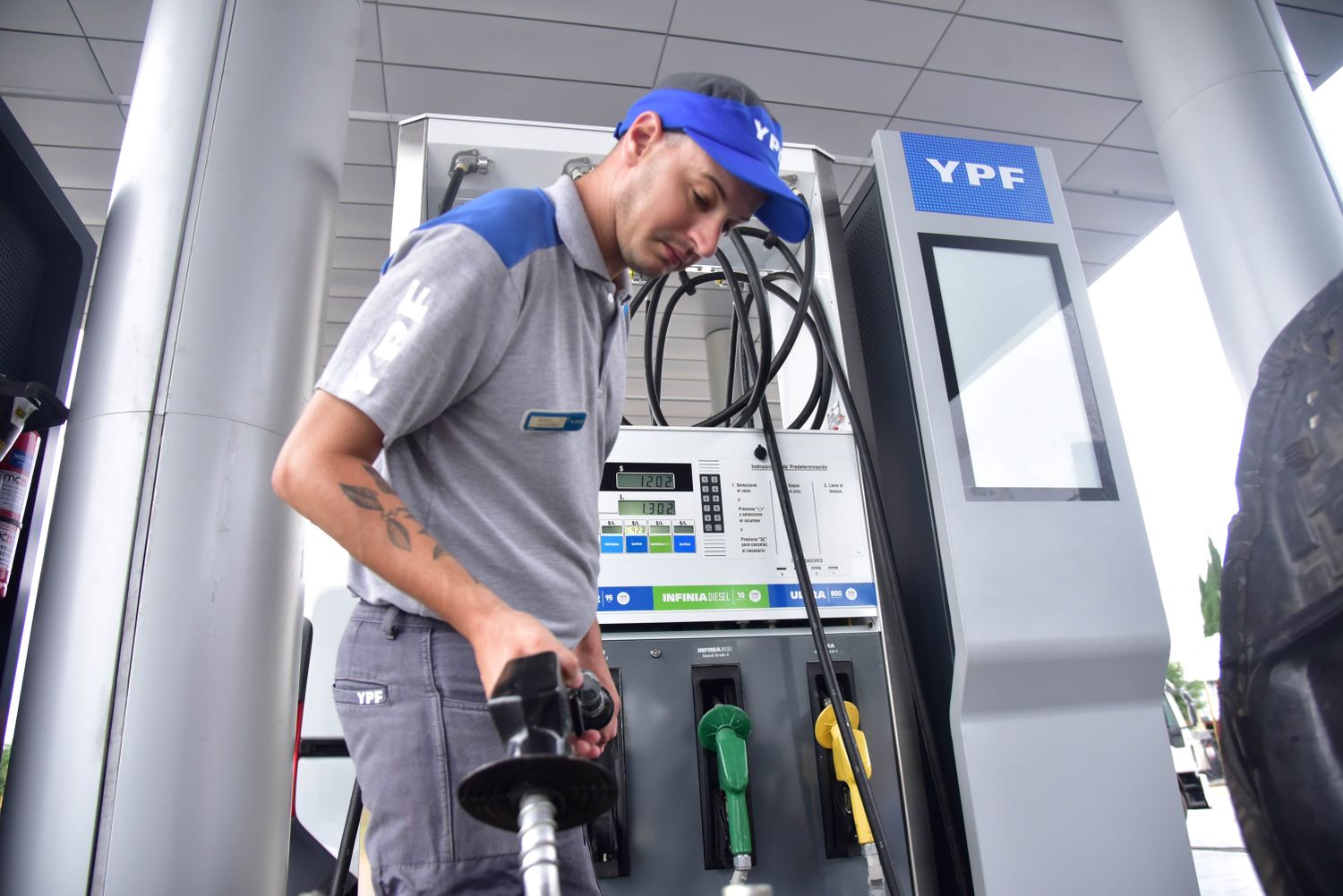 ypf centro empleado
