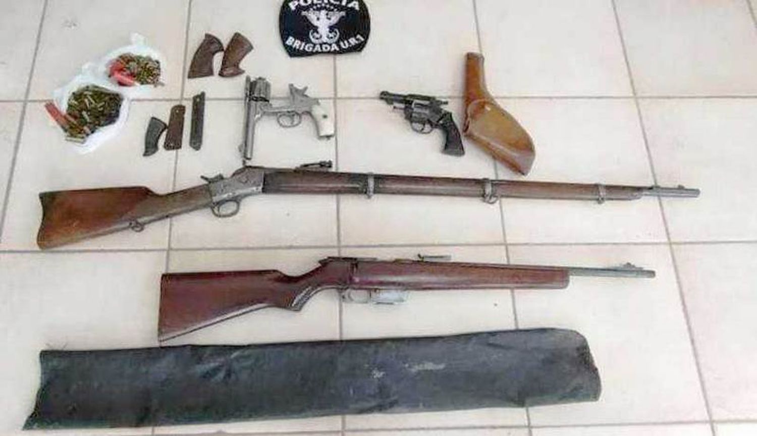 Hombre detenido por venta
ilegal de armas de fuego