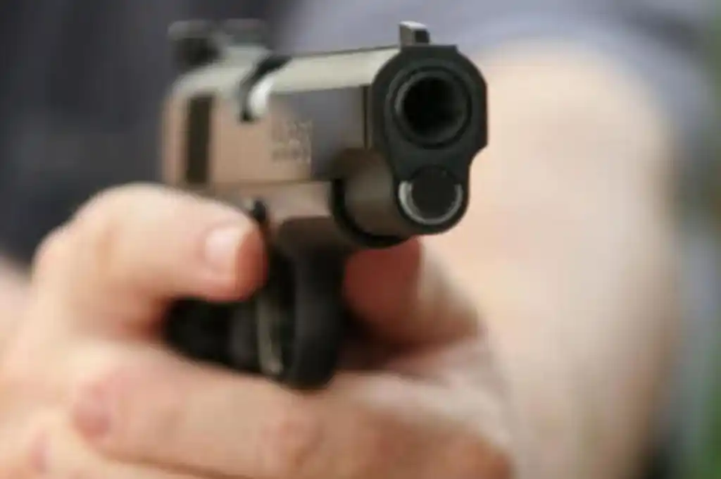 Doble femicidio y un herido en La Plata: un policía mató a su ex pareja y ex cuñada