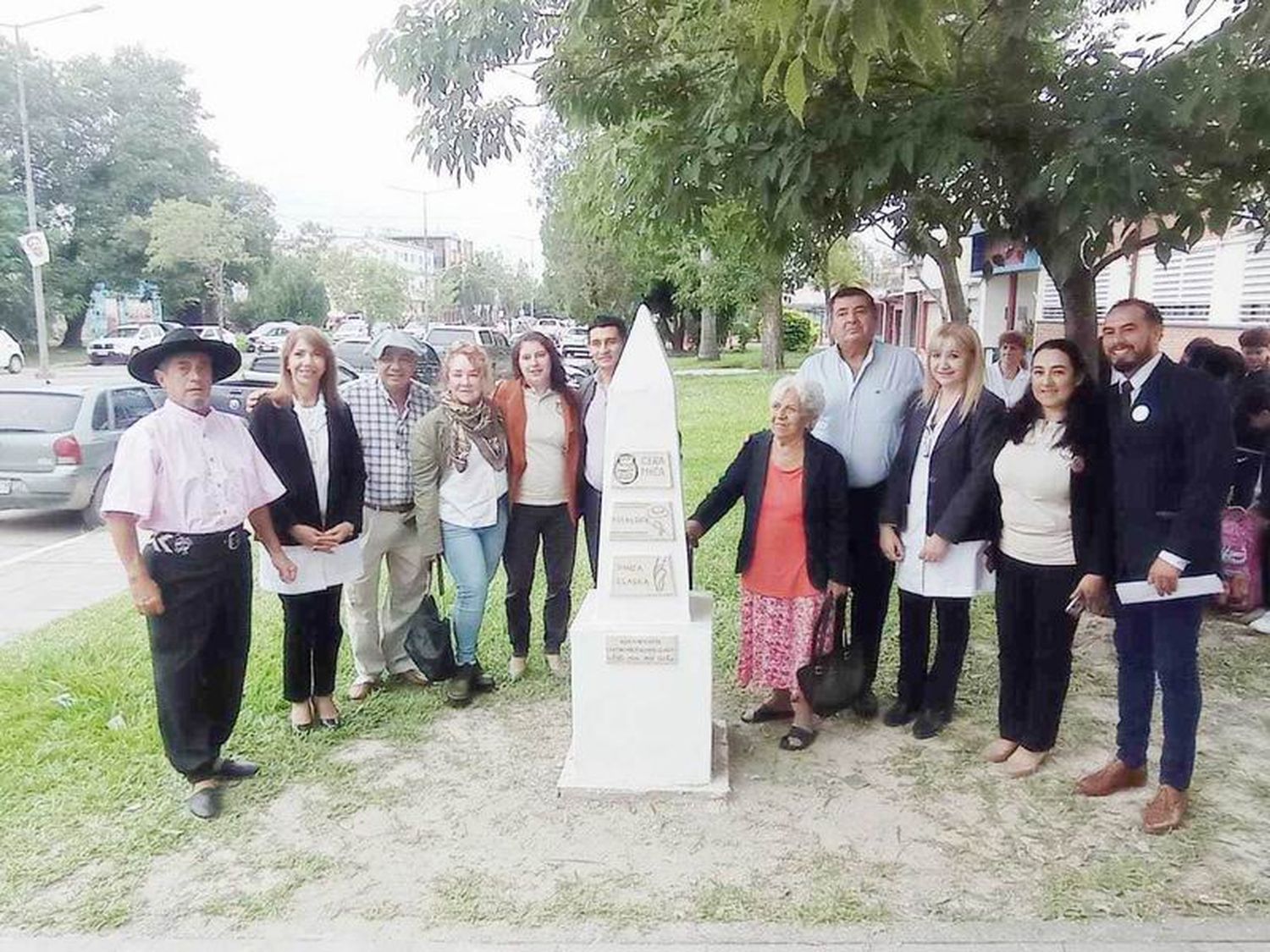 El Centro Polivalente de Arte 
inauguró monolito en la EPEP N.º 18