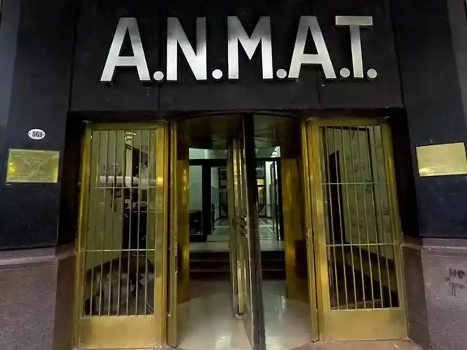 La ANMAT eliminó más de 300 trámites que debían realizar las empresas de medicina y alimenticias