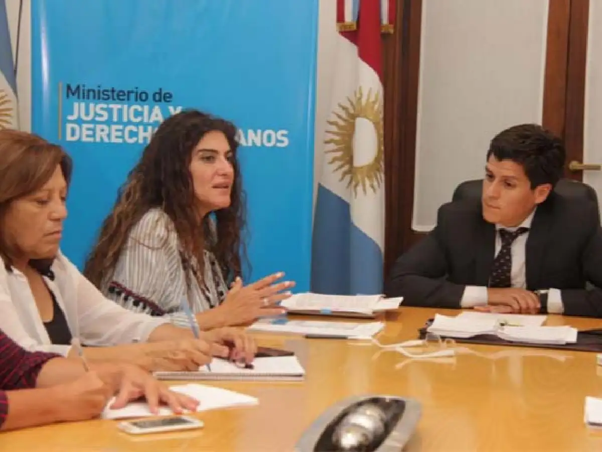 Crean observatorio para la cárcel de mujeres y apartan a directora