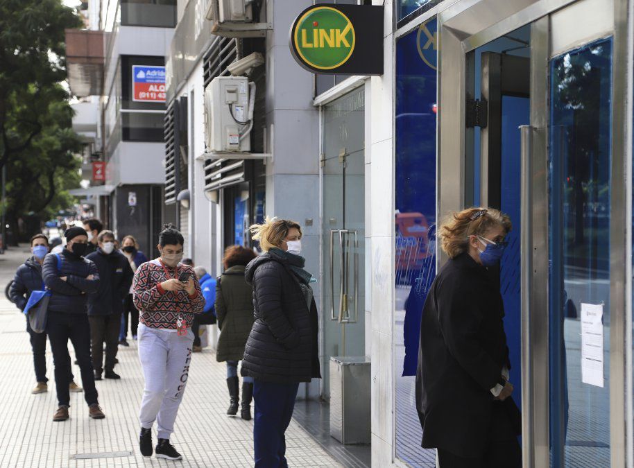 Una inmigrante venezolana podrá inscribirse al IFE pese a no tener DNI argentino