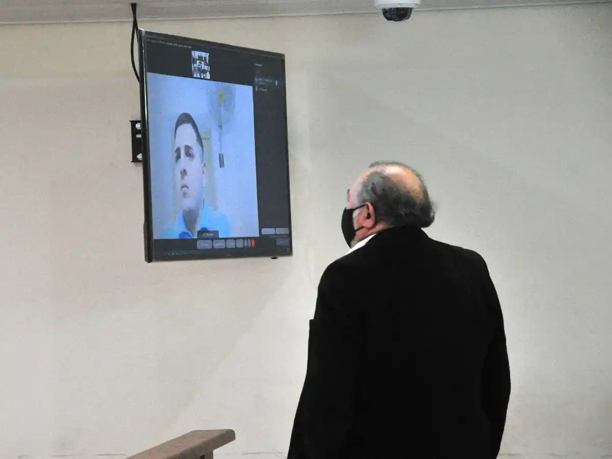 Cinco años y medio de prisión para  el acusado de atacar a un policía