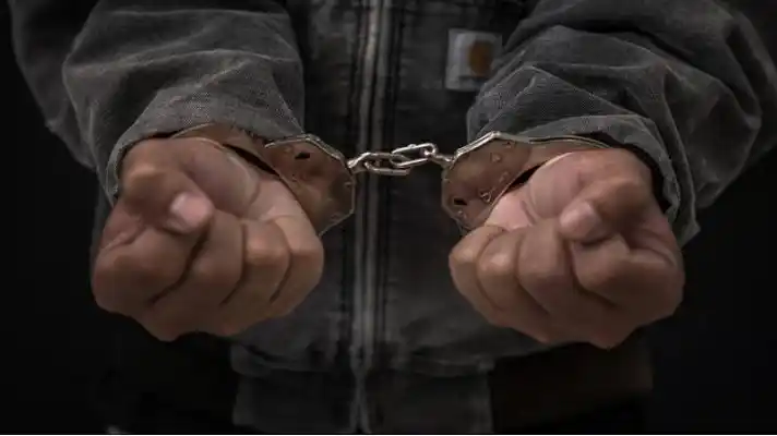 Privan de libertad a policía en Nueva Esparta por torturar y violar a un preso