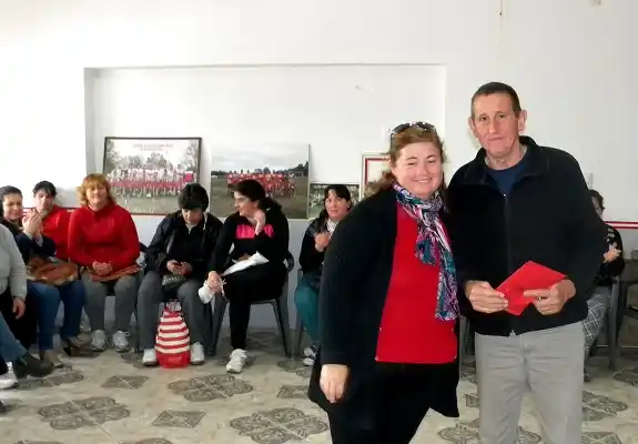 Emprendedores de la ciudad recibieron sus primeros microcréditos