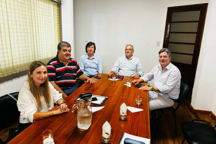 Calvo se reunió con representantes de la Cämara de Comercio Exterior de Santa Fe