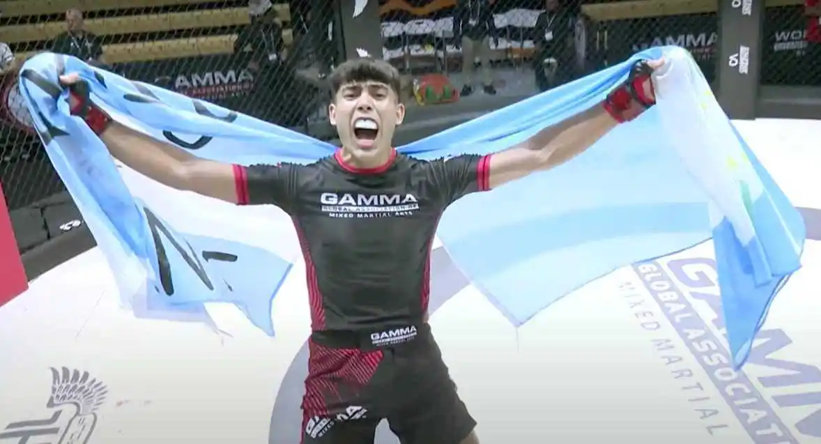 Enzo Vicente debutó con
triunfo por nocaut en Yakarta