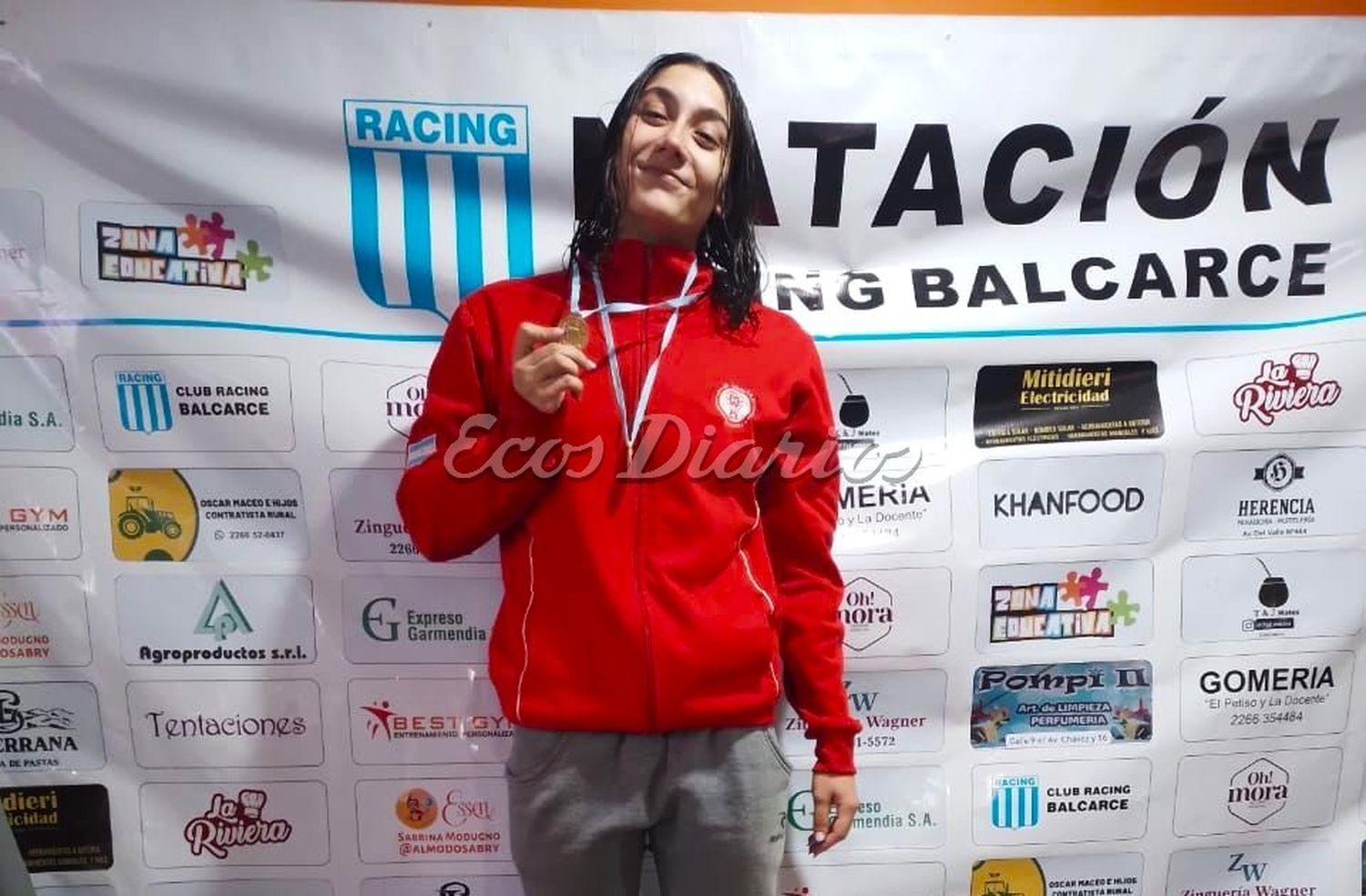 Guadalupe Angiolini, en el podio de los 100 Mariposa