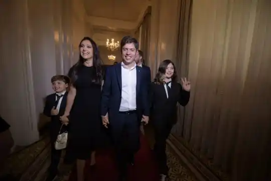 Con la presencia de Fernández y Cristina, Kicillof asumió como gobernador