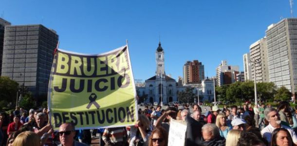 Inundación en La Plata: Vecinos indignados marcharon a dos meses del temporal 