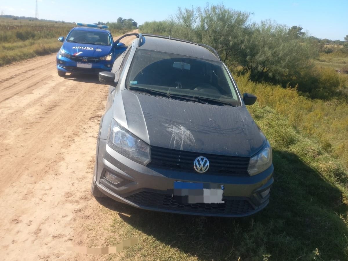 La camioneta que recuperó el personal policial.