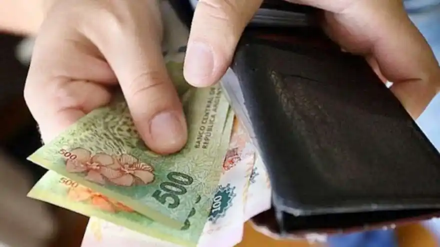 En medio de la suba de la inflación, la mitad de los hogares vive con menos de $200.000 por mes