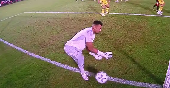 Con una perlita de Romero, Estudiantes golpeó a Boca y acaricia la clasificación a los Playoffs