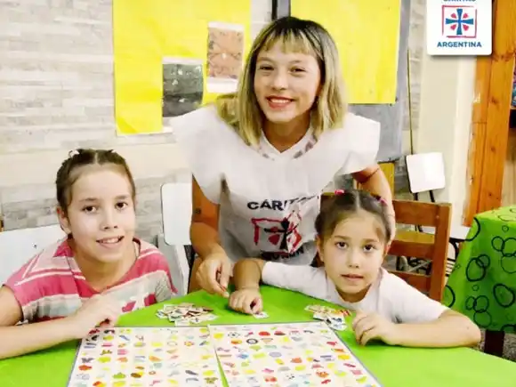 Cáritas Argentina lanza la campaña “Plantamos Bandera por la Infancia”