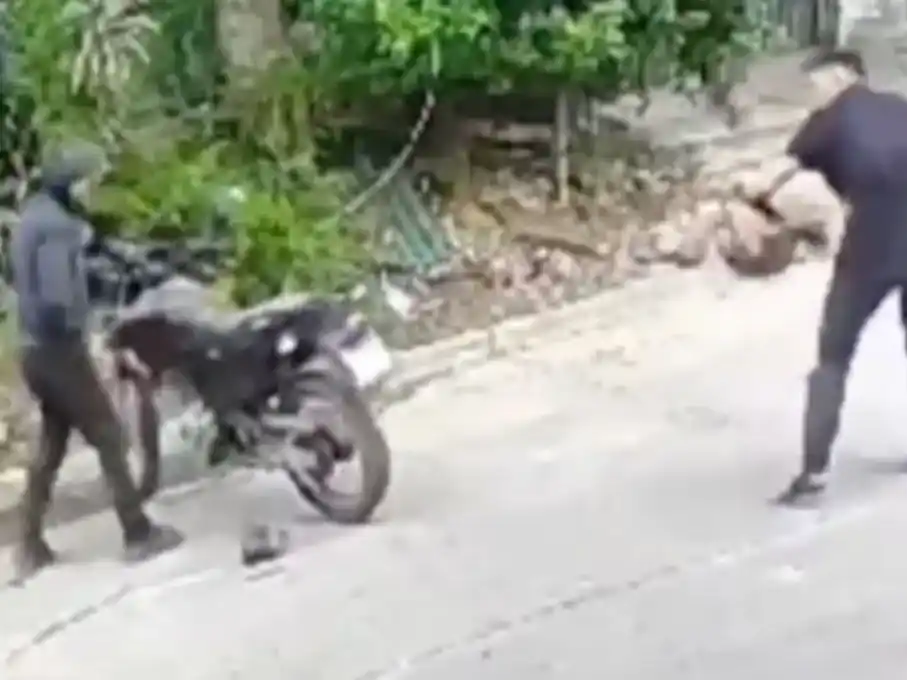 Las víctimas no opusieron resistencia al asalto.