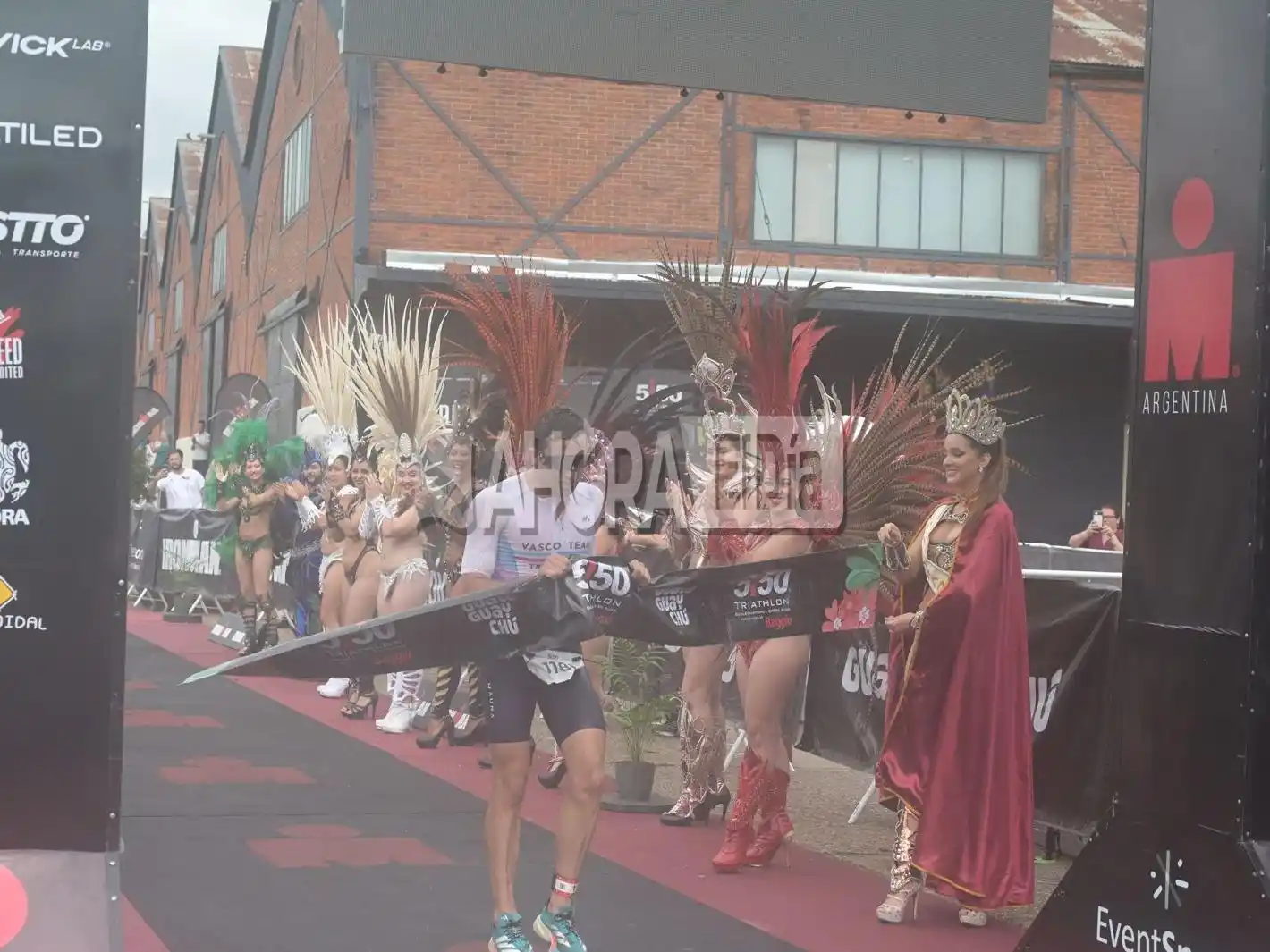 El rionegrino Matías Campi escribió su nombre en la historia del Ironman 5150 de Gualeguaychú (Crédito: MR Fotografía).