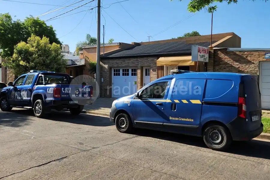Ingresaron a su casa mientras ellos dormían y se metieron kiosco lindante: les robaron productos y la recaudación