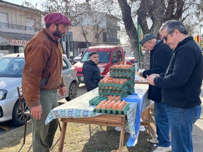 Nueva jornada de “Huerteros en tu barrio” en plaza Rosario Vera Peñaloza