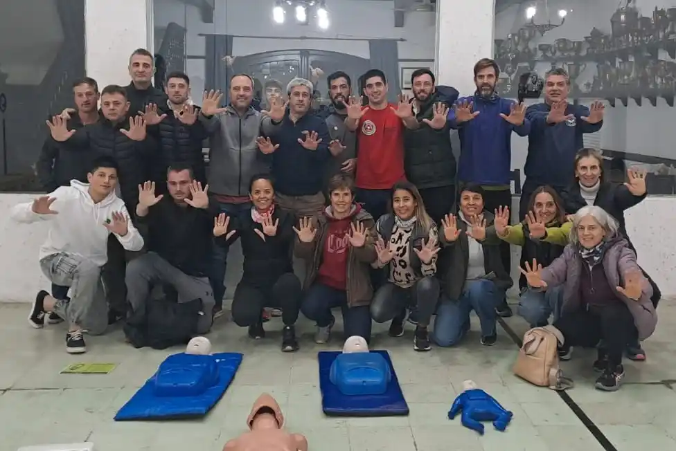 Tuvo lugar la capacitación de RCP, uso de DEA y Primeros Auxilios en del club de Pelota  