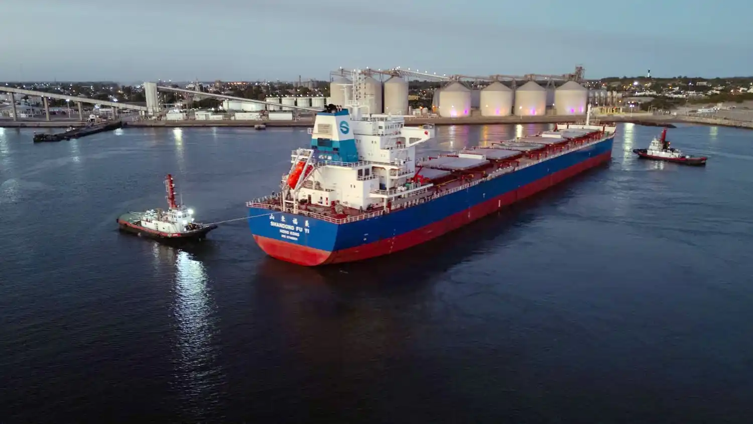 Histórico: Ingresó a Puerto Quequén el buque que concretara el primer embarque  de trigo con destino a China