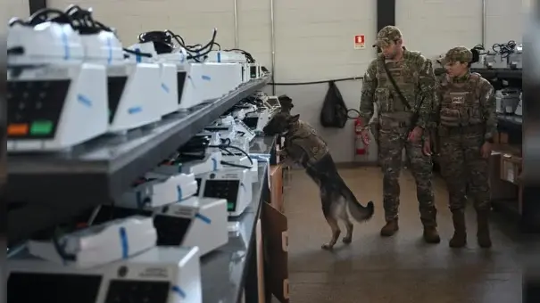 Máquinas listas para la votación rigurosamente supervisadas.
Foto: Agencia NA (Xinhua).