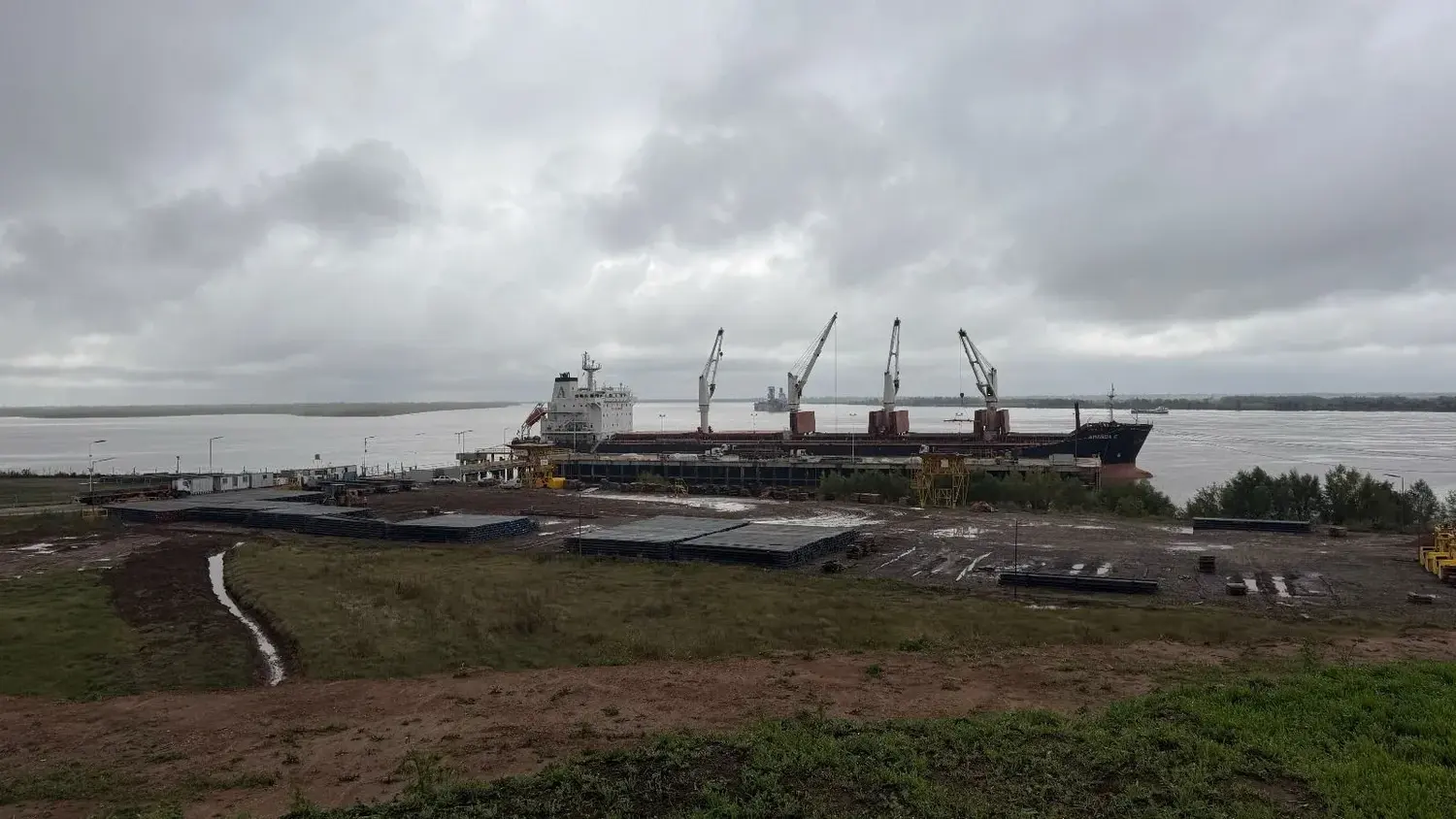 Se concretó la exportación de 30 mil toneladas de acero producido en la provincia, desde el muelle de la Zona Franca