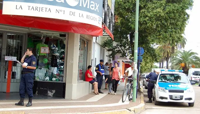 La policía aprehendió a una conocida arrebatadora en pleno centro