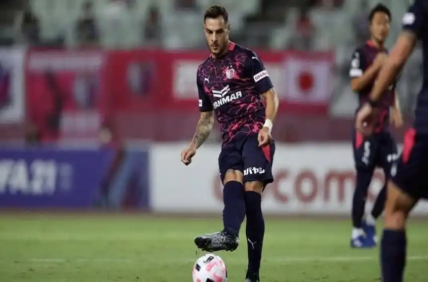 Mercado de pases canalla: Central oficializó dos nuevos refuerzos