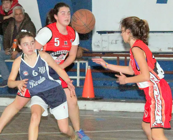 Básquetbol: Rivadavia, primer campeón del año y con doblete