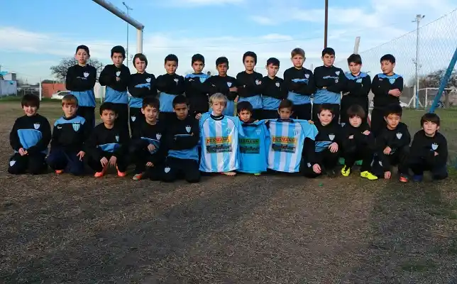 Amistoso para sumar fútbol mientras se define el inicio del torneo 