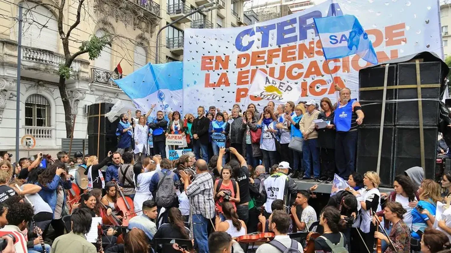 Paro docente para el lunes