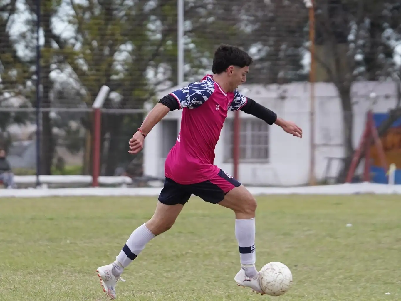 Crecer juega en Balnearia.