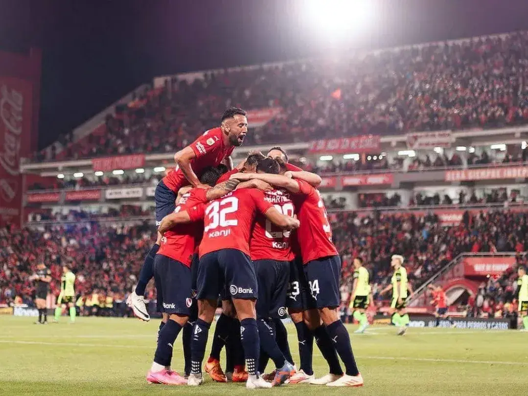 El Rojo visita a Riestra a las 19.