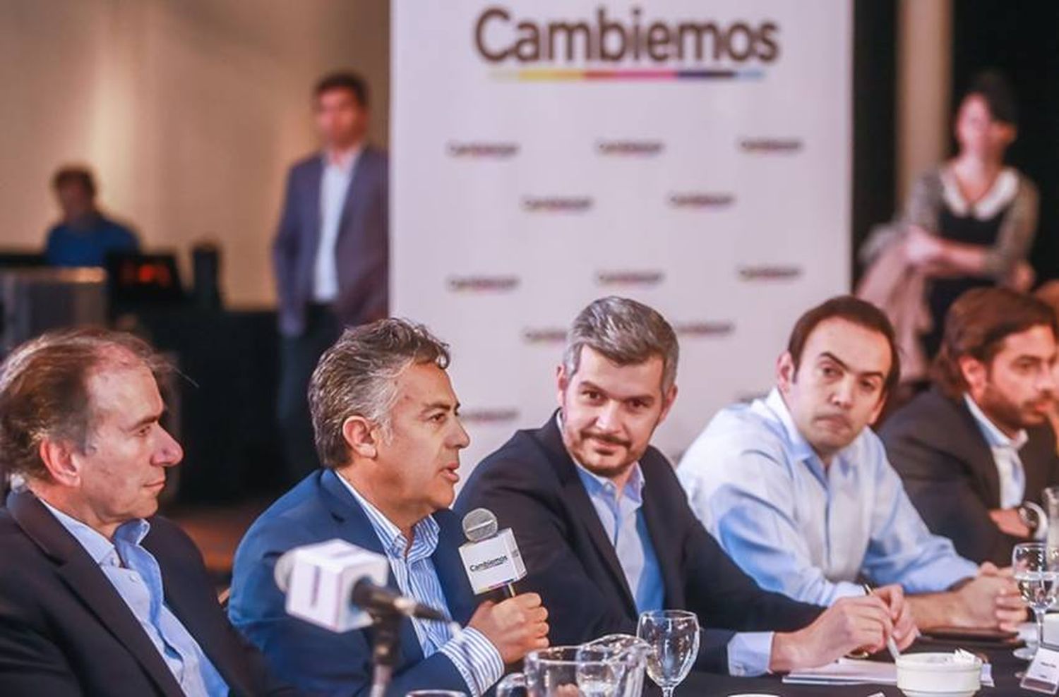 En la crisis, Cambiemos se compromete a estar "muy cerca de la gente"