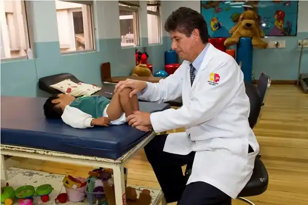 Paro total de clínicas y Sanatorios en reclamo del pago de haberes