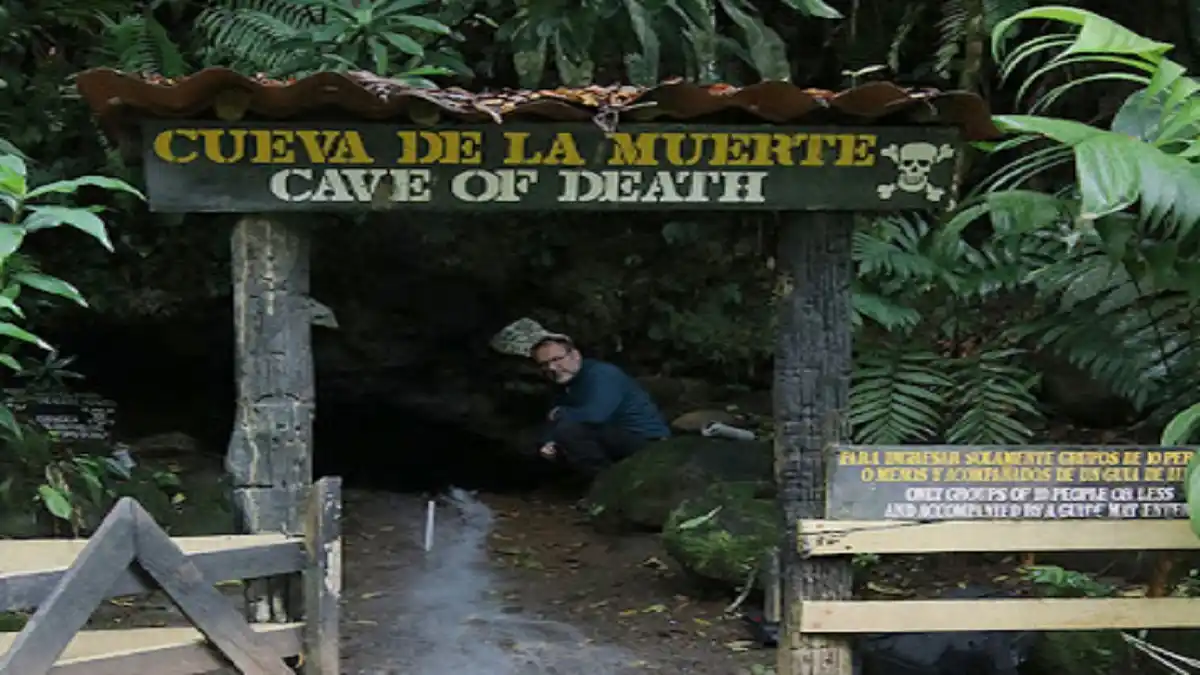 CONOZCA LA CUEVA donde todo lo que entra muere