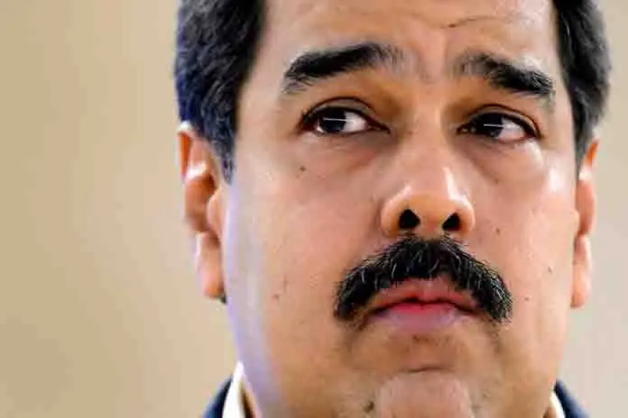 Maduro evacuado en plena cadena nacional por militares tras “extraña” situación
