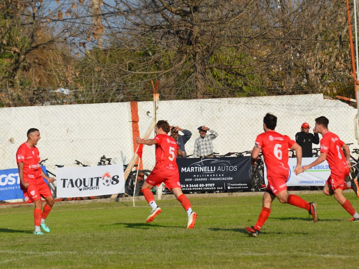Central Larroque le ganó a Deportivo Urdinarrain y con la derrota de Juventud lo dejó como único puntero del Torneo