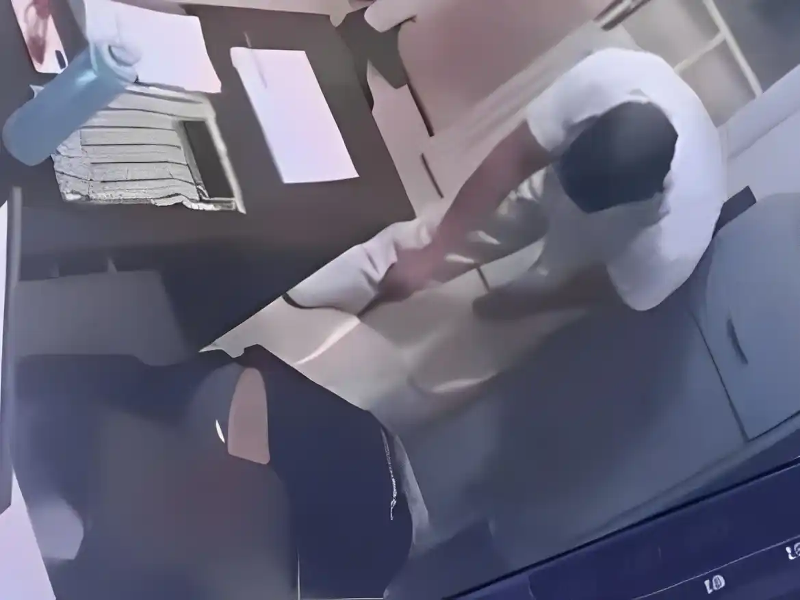 El momento en el que le disparan a Echeverría.