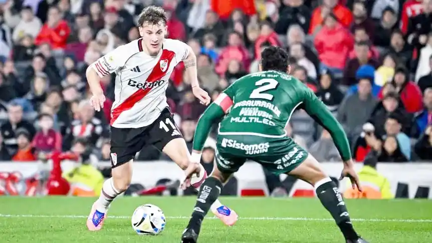 River cayó ante Sarmiento en otro duro golpe en el Monumental